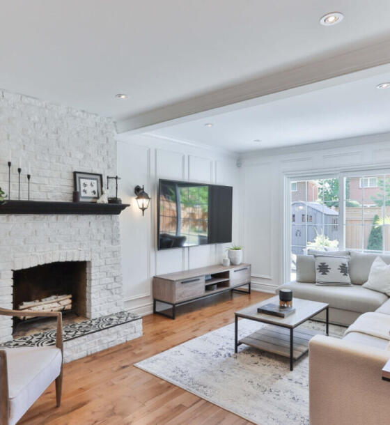 2721 Lindsay Avenue-0